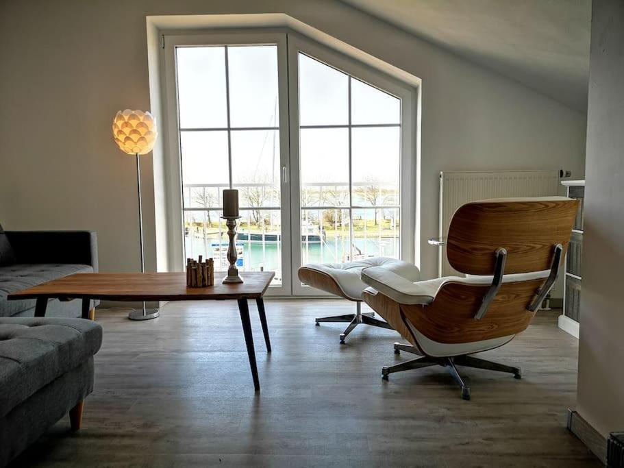 Apartment Surforama De Feine Stuuv In Orth Mit Meerblick Fehmarn