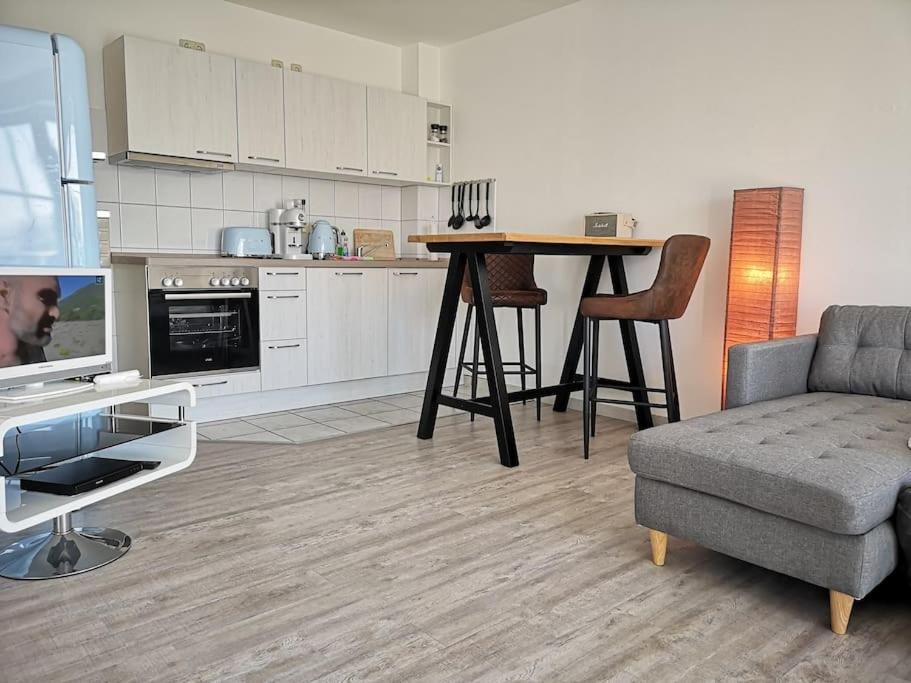 Apartment Surforama De Feine Stuuv In Orth Mit Meerblick Fehmarn